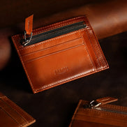 Clou Card Holder
