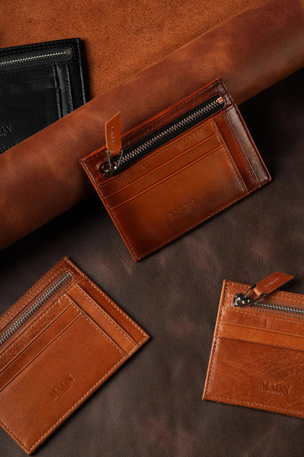 Clou Card Holder