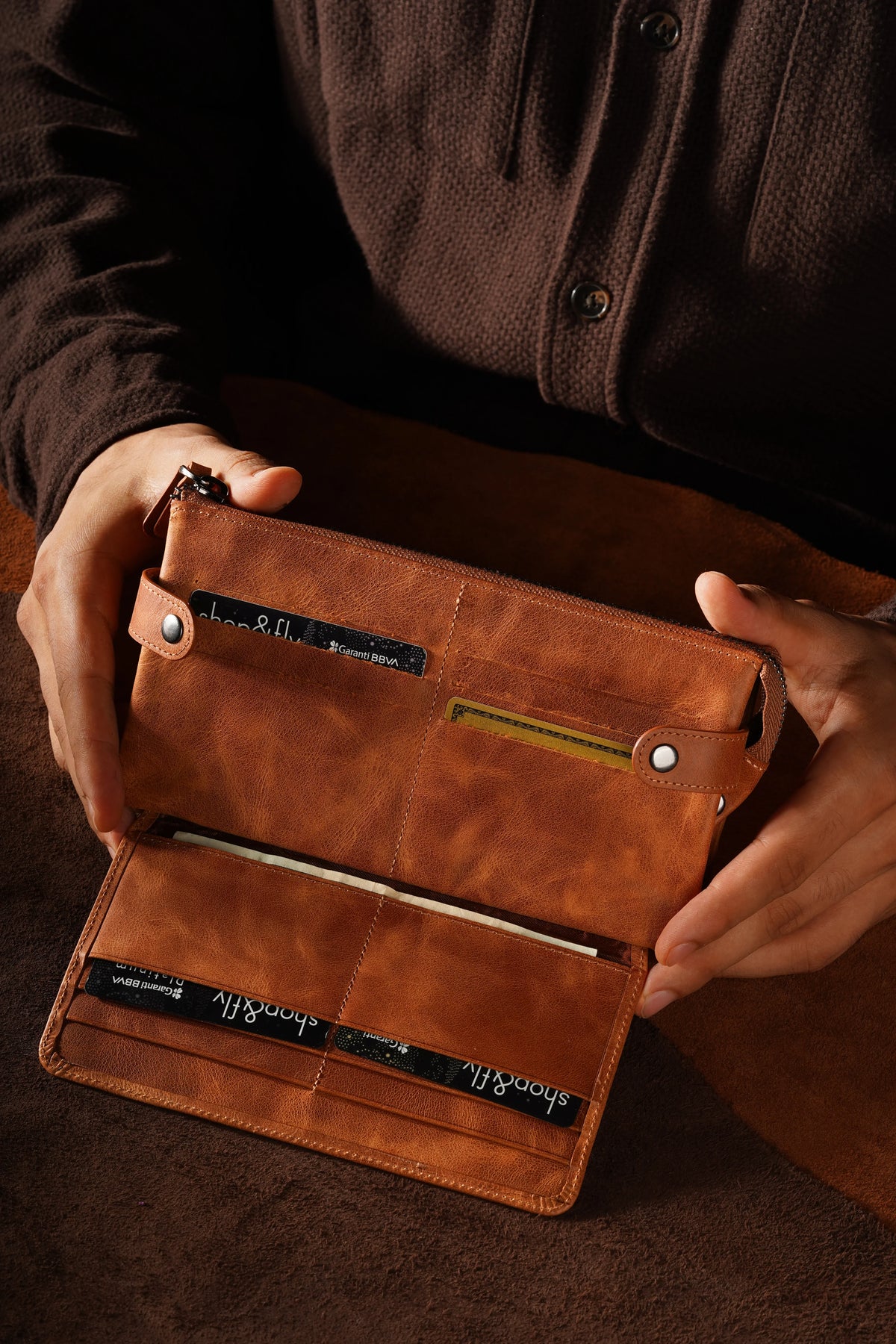 Rome Phone Comparted Wallet